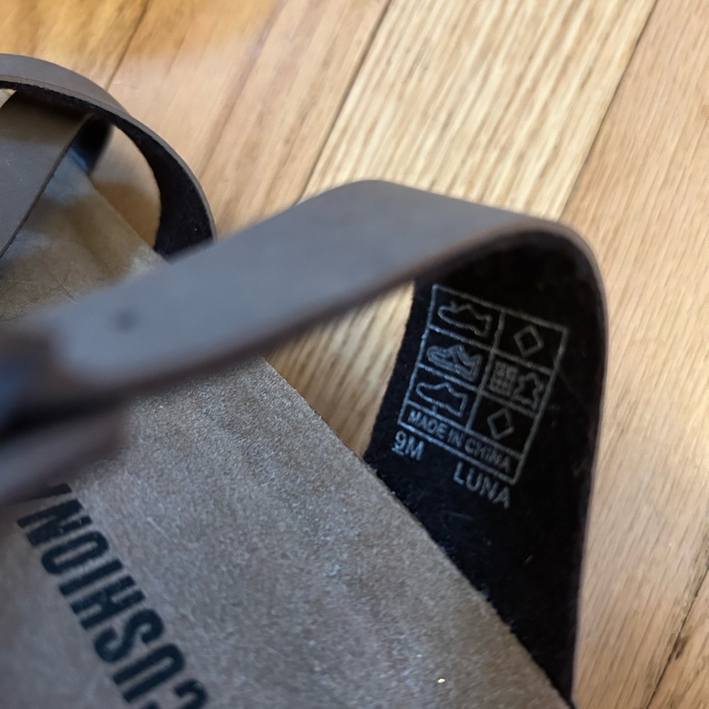 Brown Cushioned Sandals - cushionaire brand  - leather - Picture 3 of 4